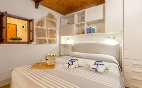 Meraki House